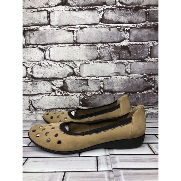 Aquitaine Brown Leather Perforated Ballet Flats Round Toe Shoes Women Sz 40EU/9M - Picture 11 of 16